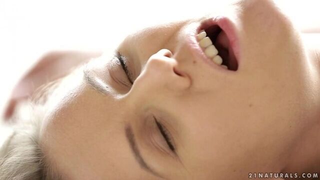 Видео порнуха #18719