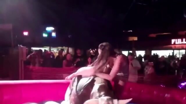 Видео порнуха #137659