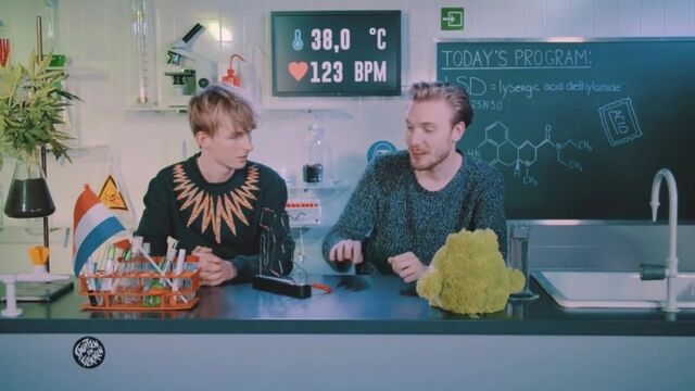 Видео порнуха #171245