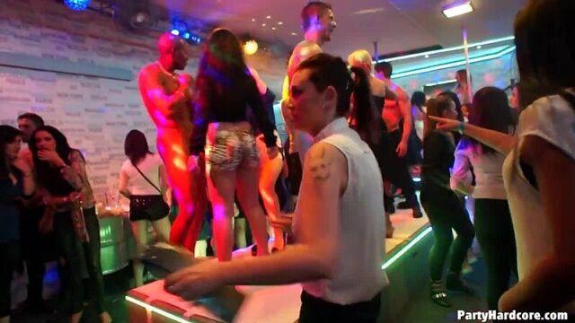 Видео порнуха #223199