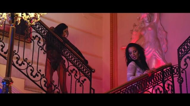 Видео порнуха #177609