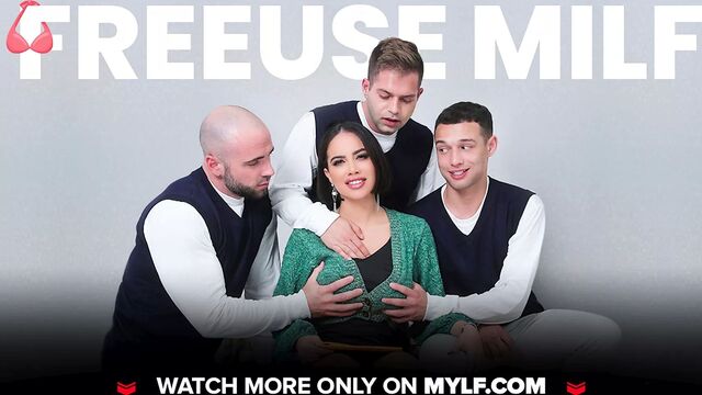 Видео порнуха #215690